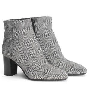 🎉Host Pick 🎉 Aquatalia "Florita" Houndstooth Plaid Ankle Boots Weatherproof